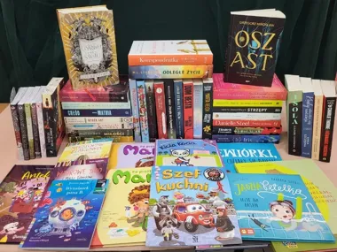 Pięć świeżych książek z Filii nr 1, które łapią już od pierwszej strony