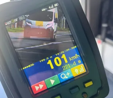 101 km/h w terenie zabudowanym. Kierowca Toyoty stracił prawo jazdy