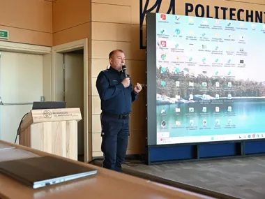 Policjanci i strażacy szkolili rodziców. Chodziło o sytuacje kryzysowe