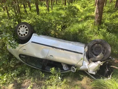 Najpierw dachowanie pod Maziarnią, potem potrącenie motocyklisty w Stalowej Woli