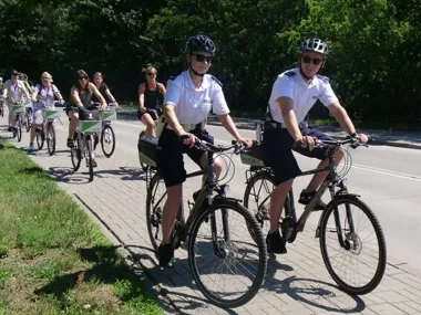 Policyjni rowerzyści pilnowali przejazdu CycleRight w Stalowej Woli